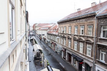 tesla boutique apartments and rooms