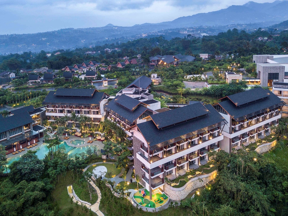 pullman ciawi vimala hills resort