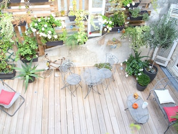 une chambre en ville