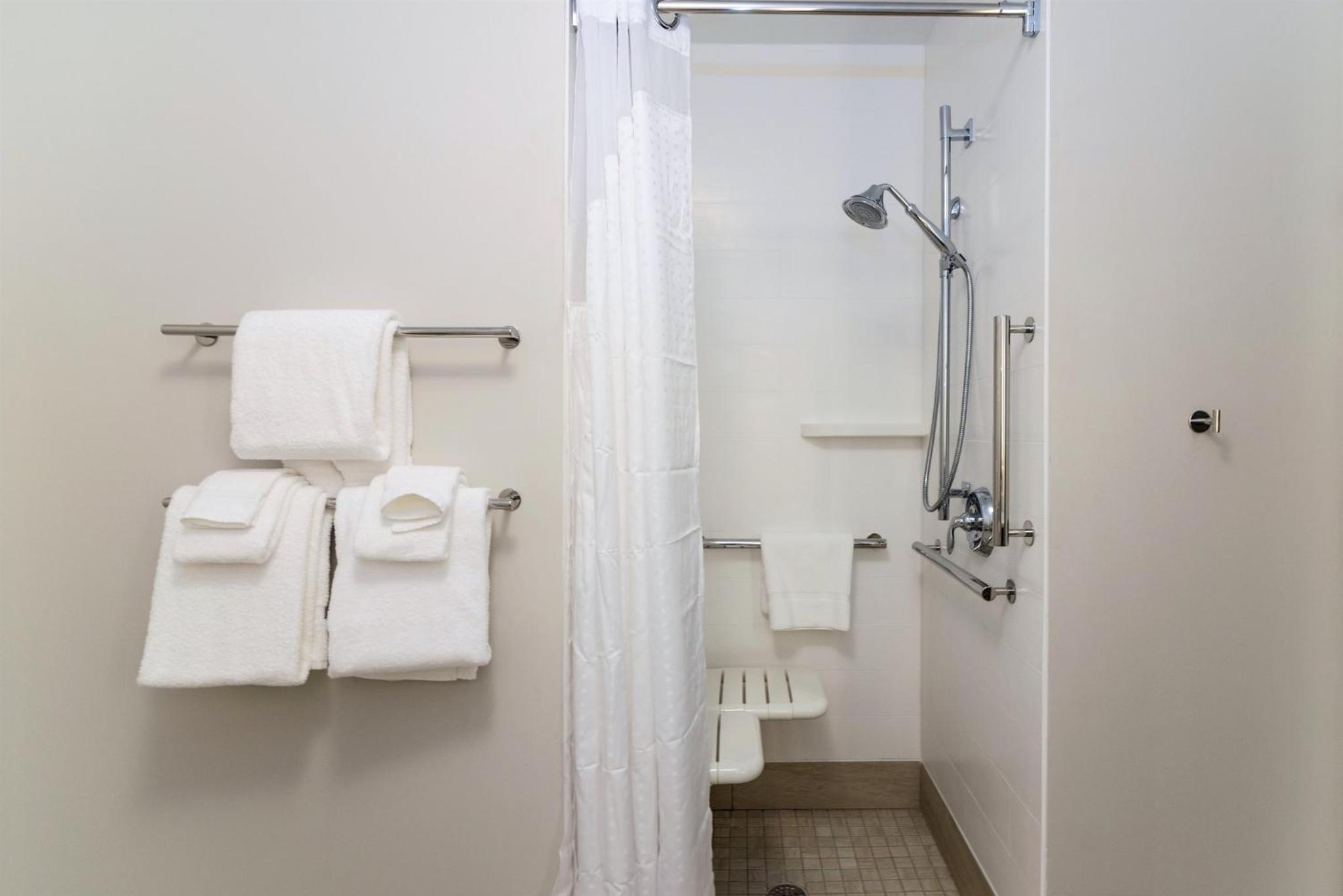 holiday inn express and suites allen park an ihg hotel
