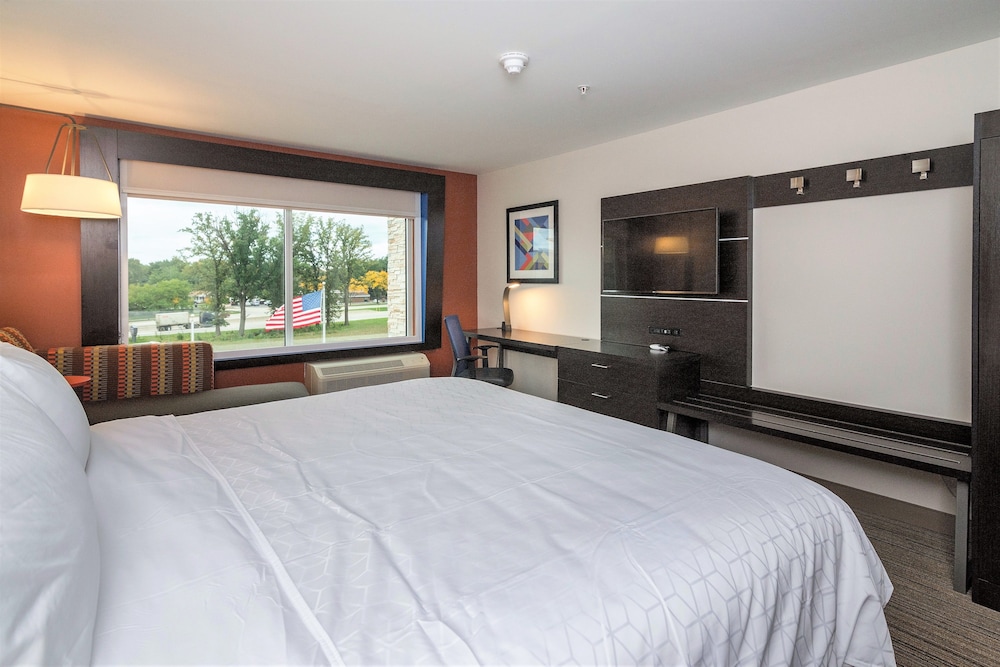 holiday inn express and suites allen park an ihg hotel