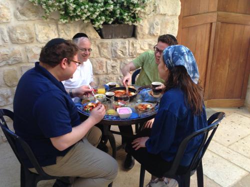 artist quarter guesthouse bandb