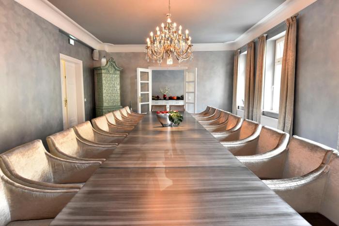 moments boutique hotel