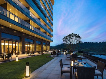 banyan tree anji