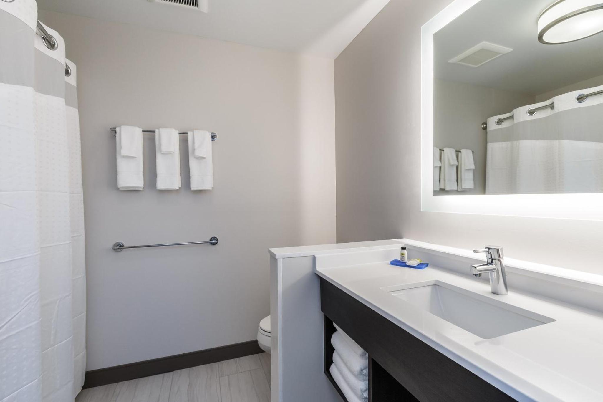 holiday inn express and suites south bend casino