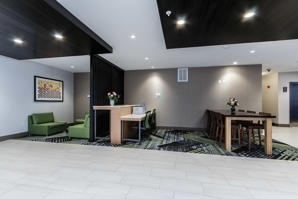 holiday inn express and suites south bend casino