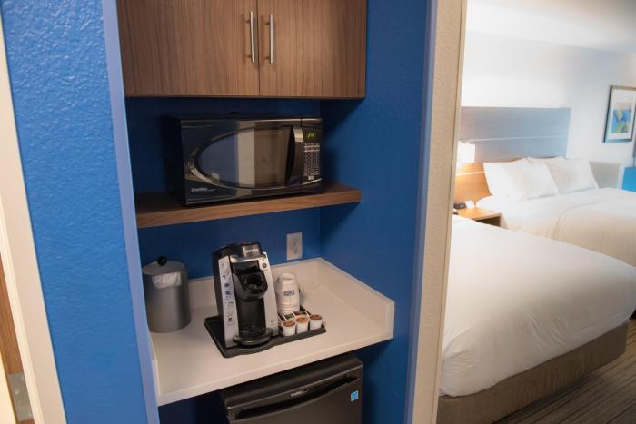 holiday inn express and suites merrillville an ihg hotel