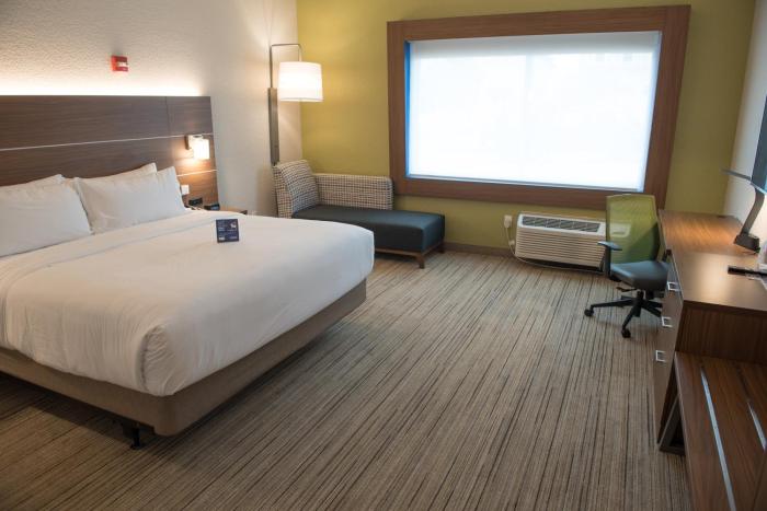 holiday inn express and suites merrillville an ihg hotel