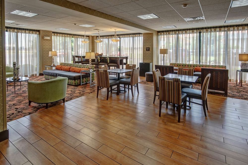 hampton inn blytheville