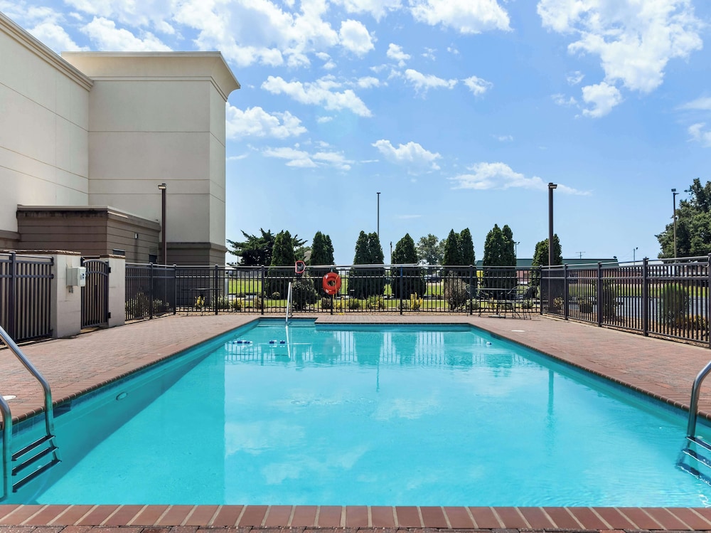 hampton inn blytheville