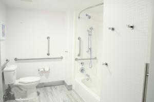 hampton inn and suites mount laurel moorestown