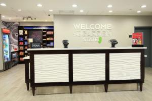 Hampton Inn & Suites Mount Laurel/Moorestown,Burlington>>Blackwood,3 star