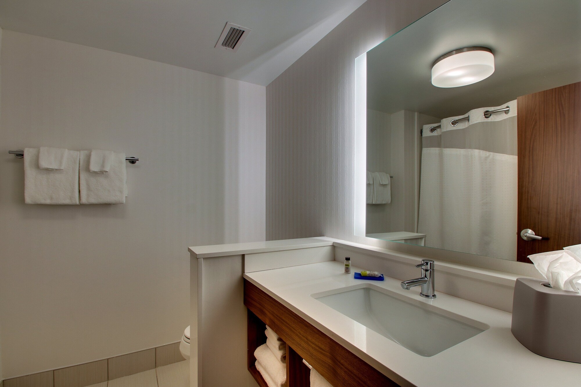holiday inn express and suites findlay north an ihg hotel