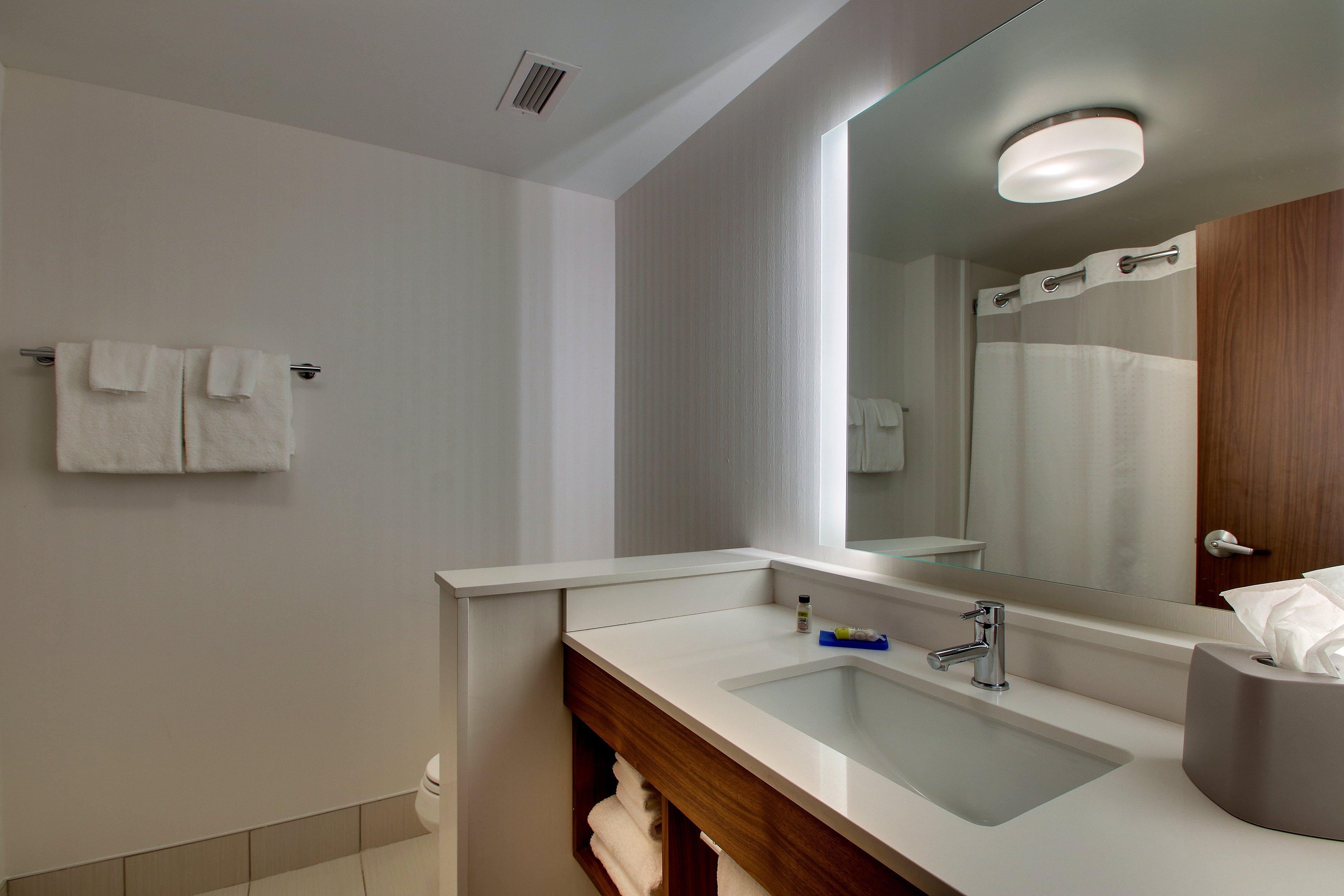 holiday inn express and suites findlay north an ihg hotel
