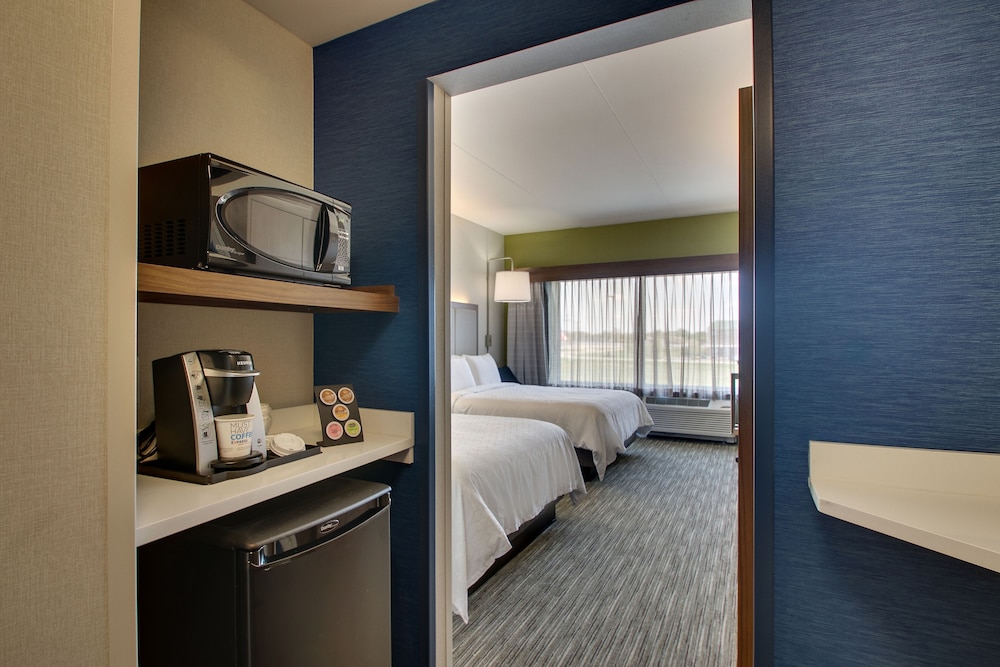 holiday inn express and suites findlay north an ihg hotel