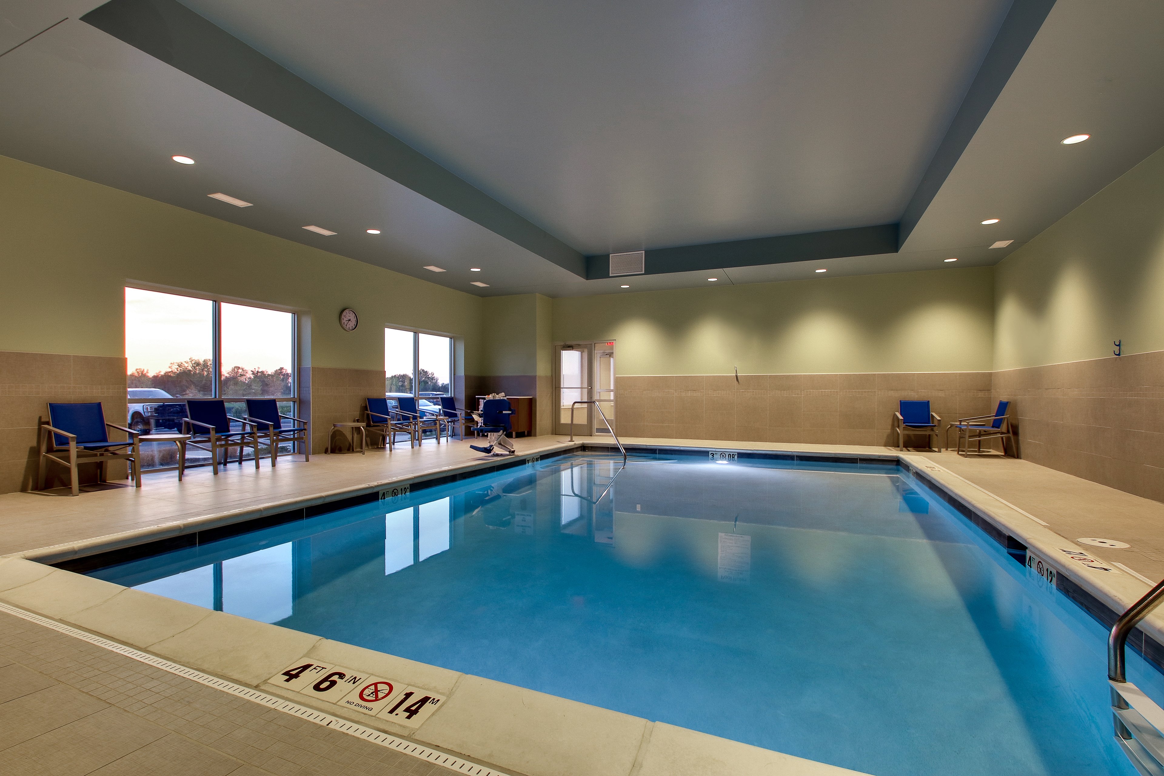 holiday inn express and suites findlay north an ihg hotel