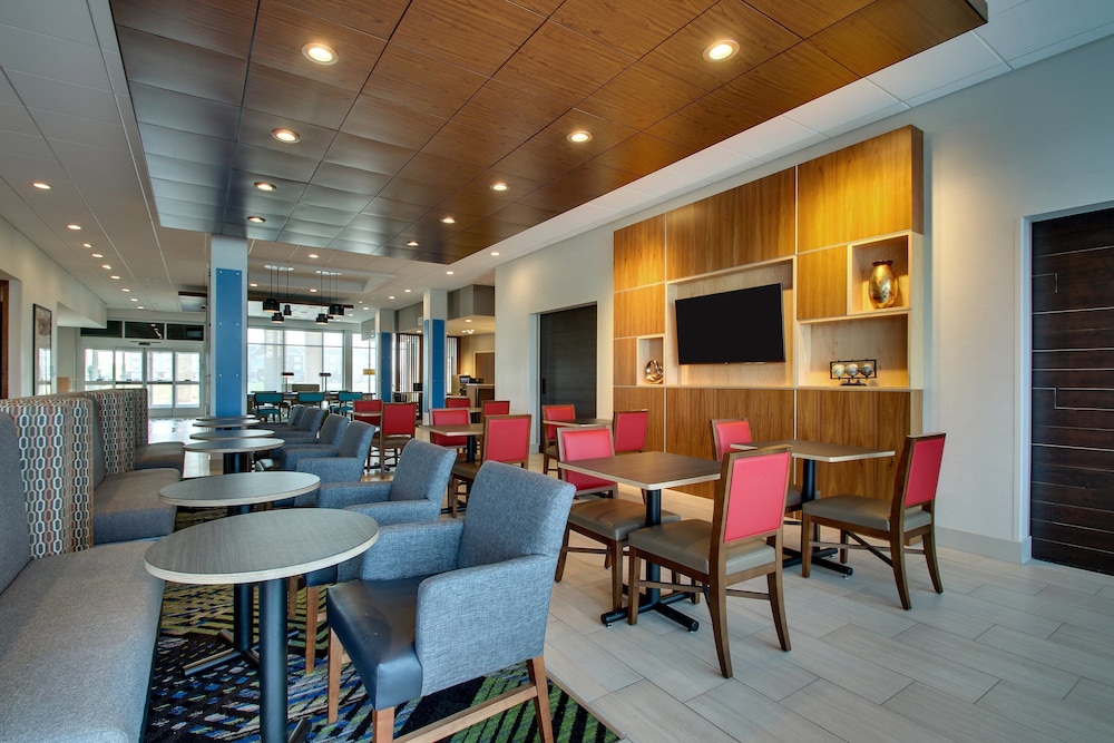 holiday inn express and suites findlay north an ihg hotel