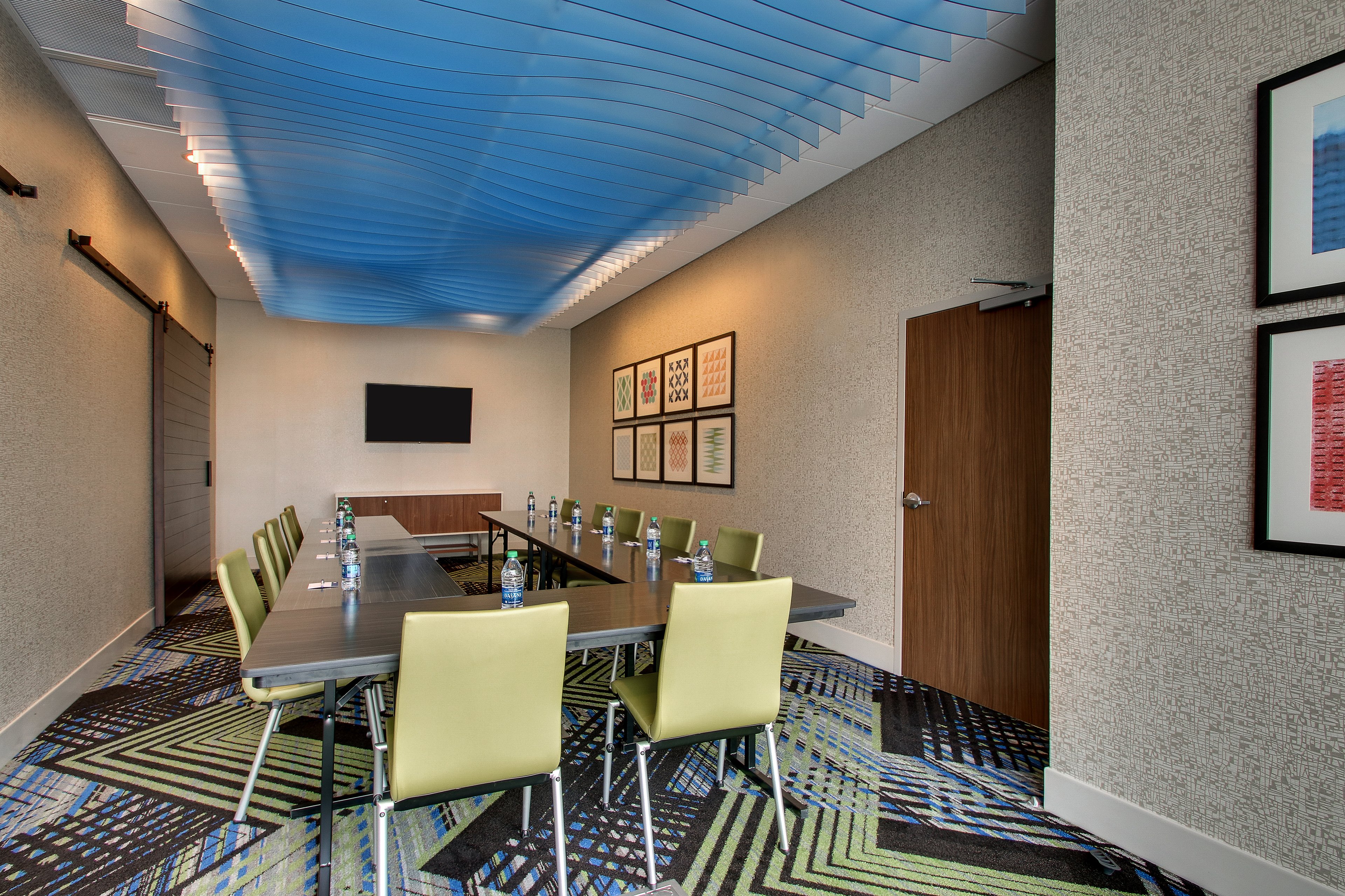 holiday inn express and suites findlay north an ihg hotel