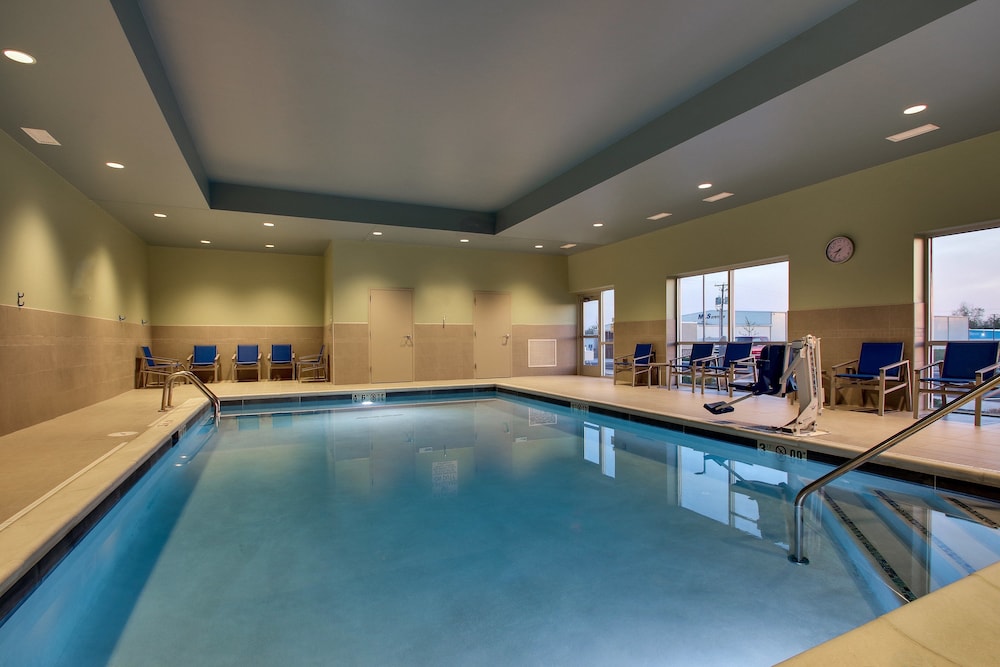 holiday inn express and suites findlay north an ihg hotel