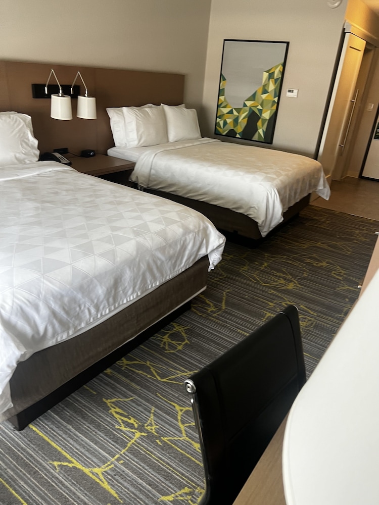 holiday inn and suites houston nw willowbrook
