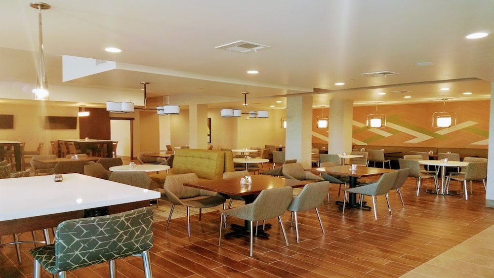 holiday inn and suites houston nw willowbrook