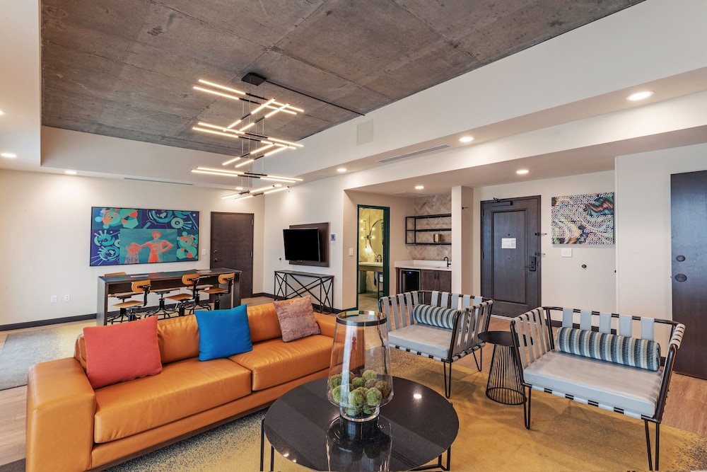 hotel indigo tulsa dwtn entertainment area an ihg hotel