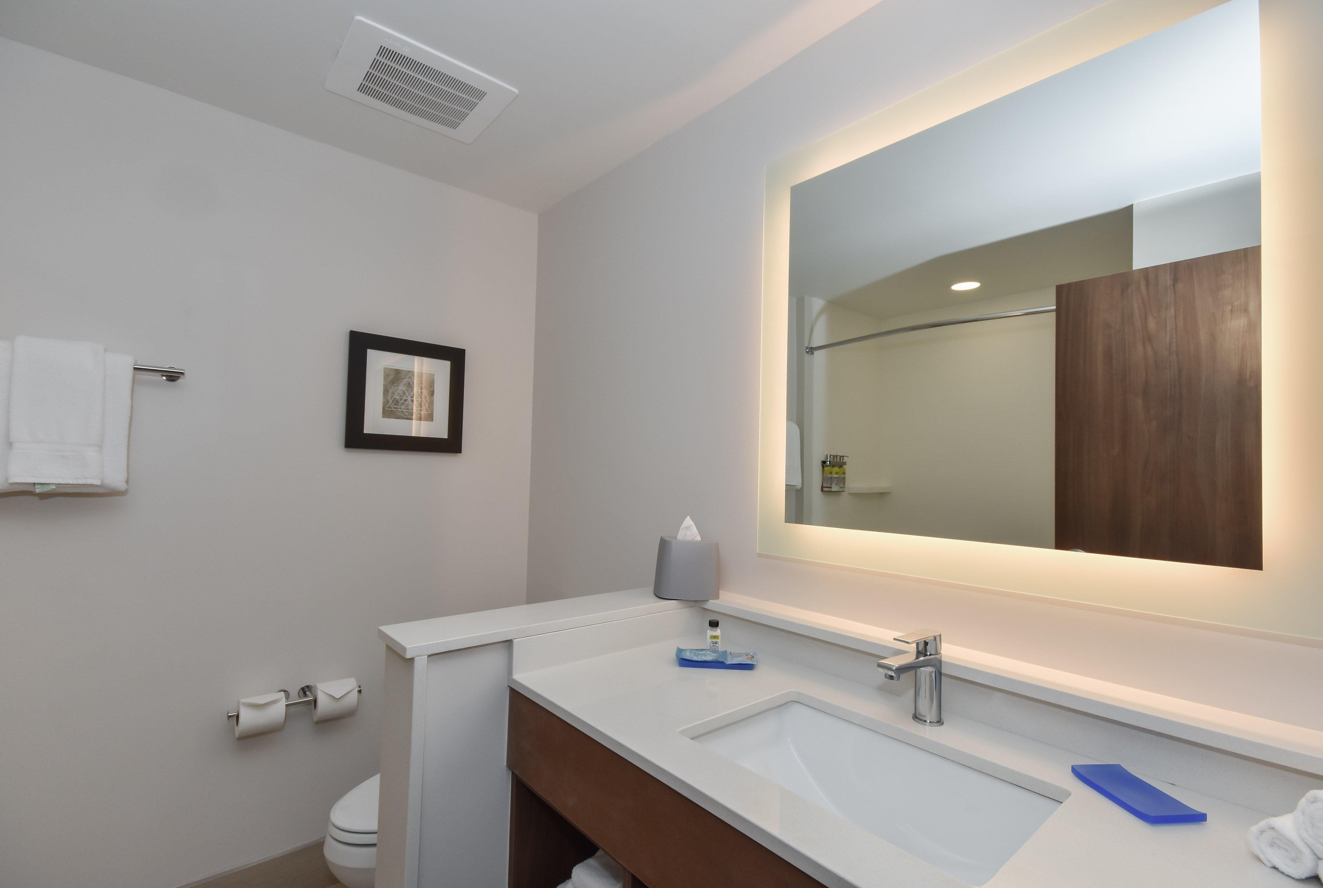 hol inn exp and suites charlotte ballantyne