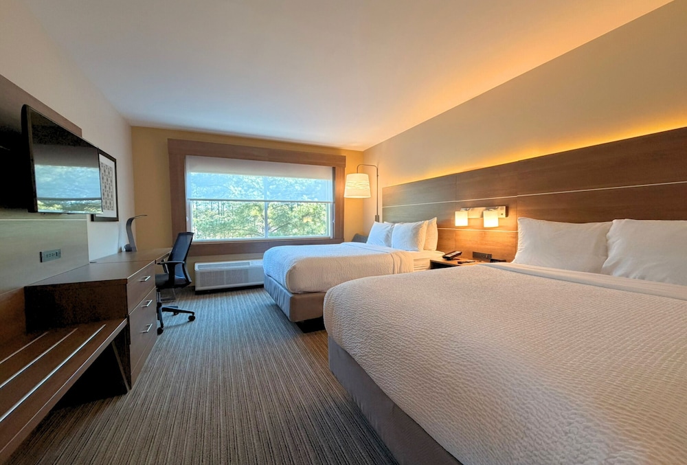 hol inn exp and suites charlotte ballantyne
