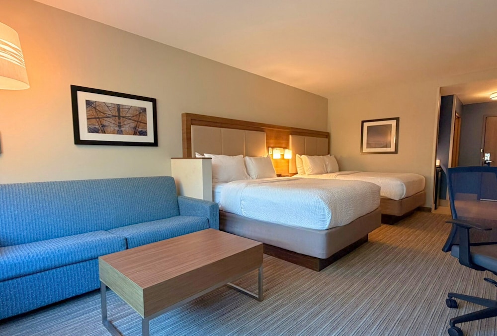 hol inn exp and suites charlotte ballantyne