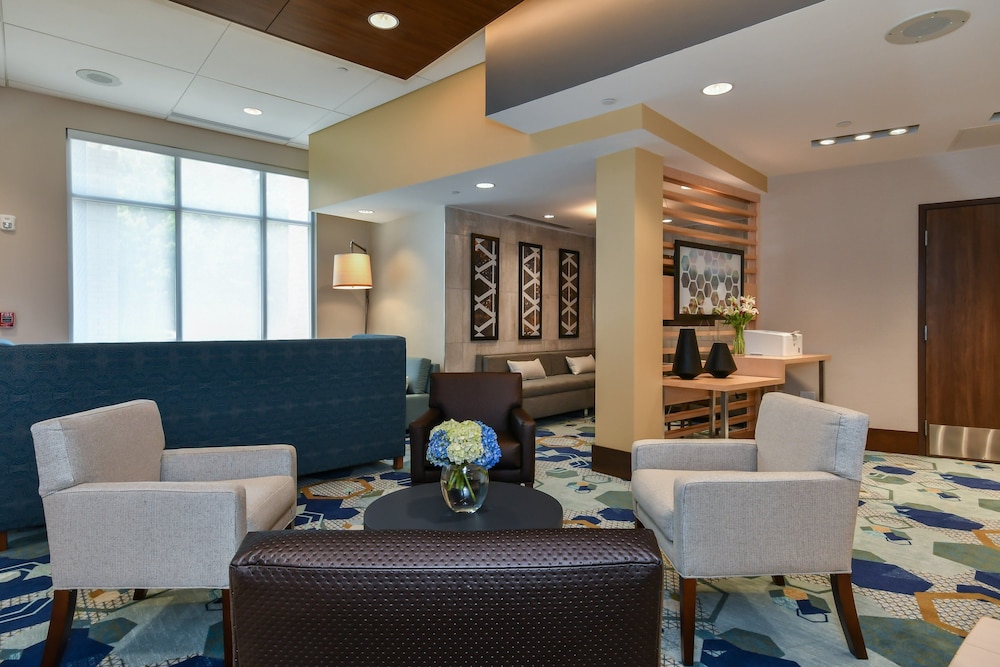 hol inn exp and suites charlotte ballantyne