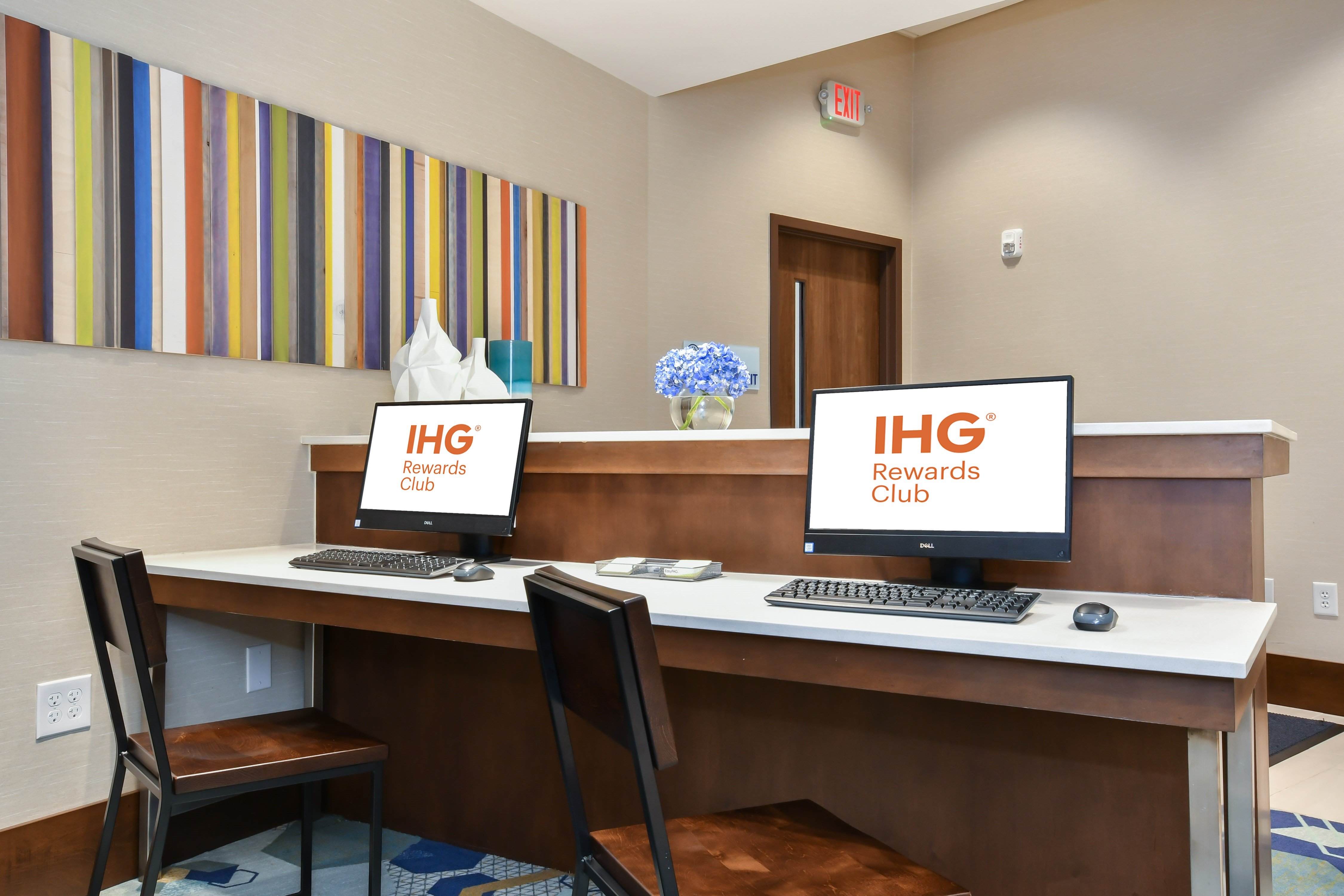 hol inn exp and suites charlotte ballantyne