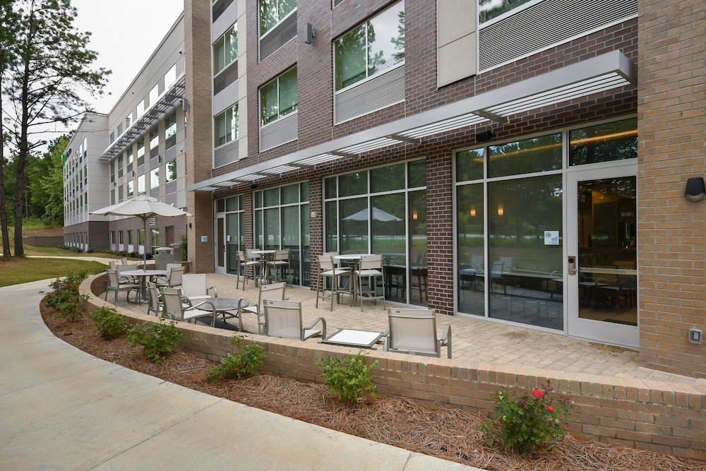hol inn exp and suites charlotte ballantyne