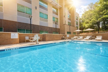 Hol. Inn Exp. And Suites Charlotte - Ballantyne,Monroe>>Charlotte,2.5 star