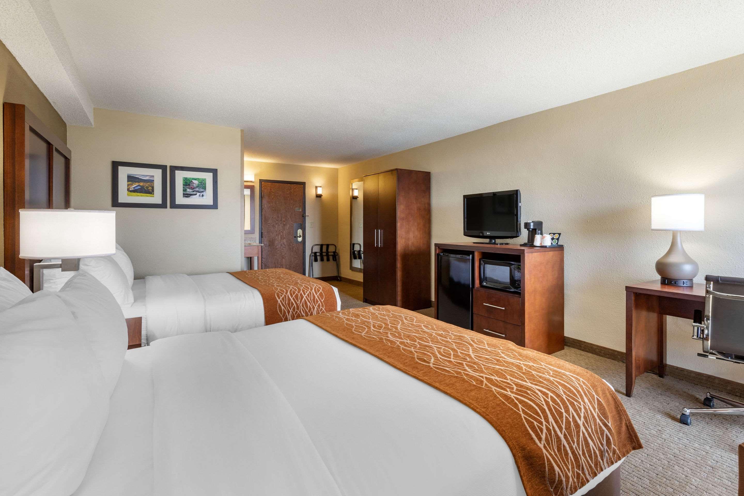 Comfort Inn & Suites Near Danville Mall,Virginia>>Danville,2.5 star