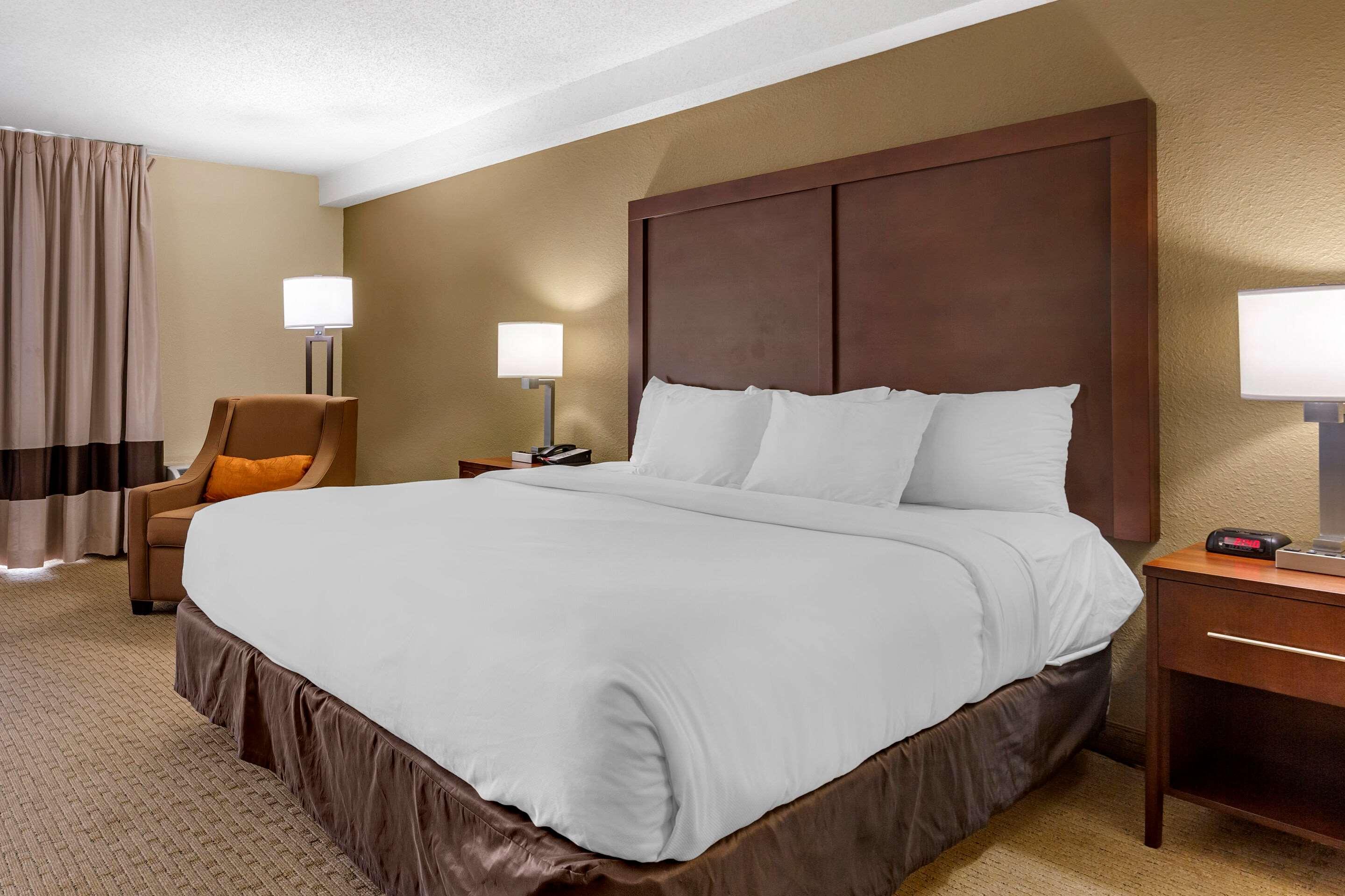 Comfort Inn & Suites Near Danville Mall,Virginia>>Danville,2.5 star