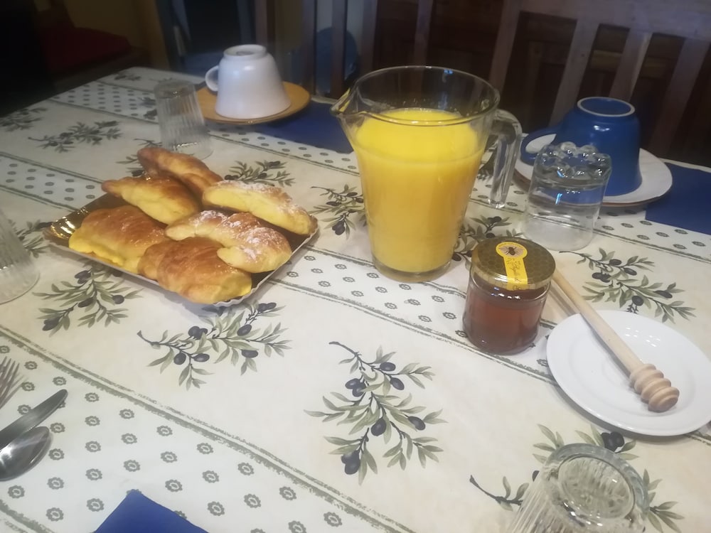 sacreterre room and breakfast