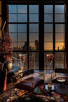 Moxy Nyc Chelsea,Union City>>New York,4 star