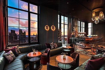 Moxy Nyc Chelsea,Union City>>New York,4 star