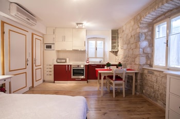 apartment and room ursa