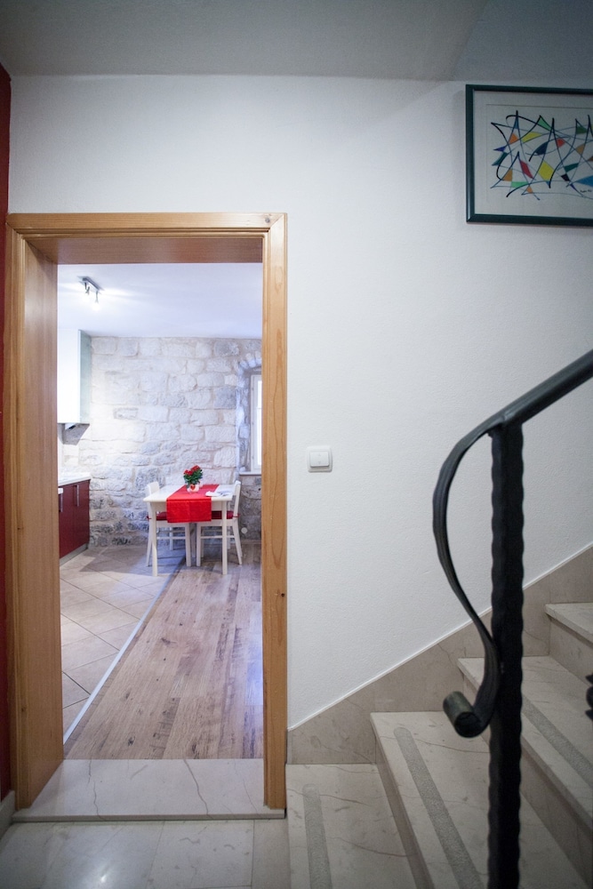 apartment and room ursa
