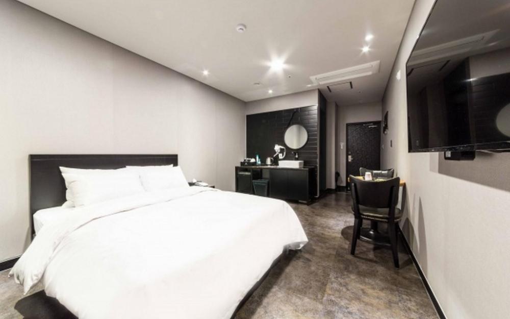 yangju hotel black