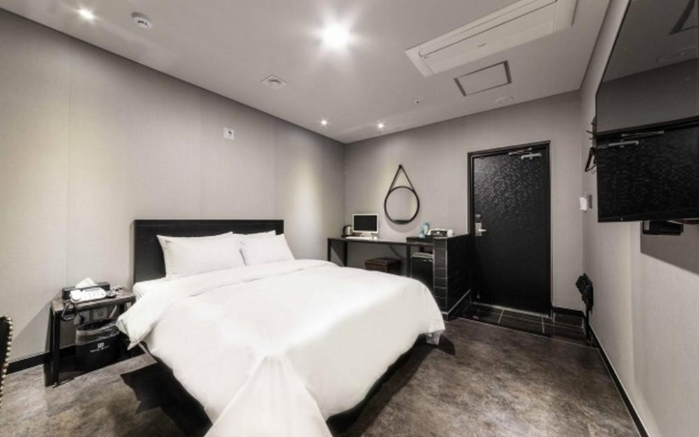 yangju hotel black