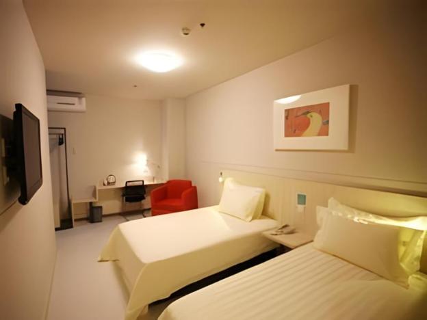 jinjiang inn langfang pedestrian street