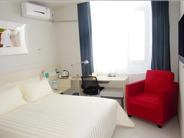 jinjiang inn langfang pedestrian street