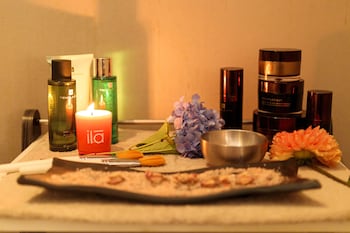 Rowhill Grange Hotel & Utopia Spa,In The Business District,4 star