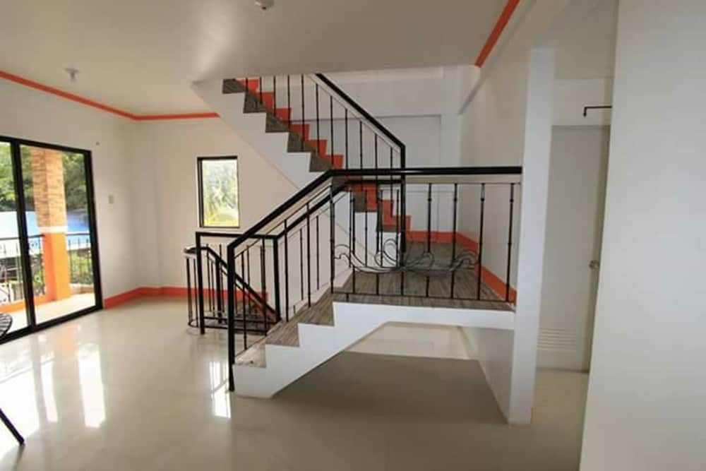 lan bless pension house