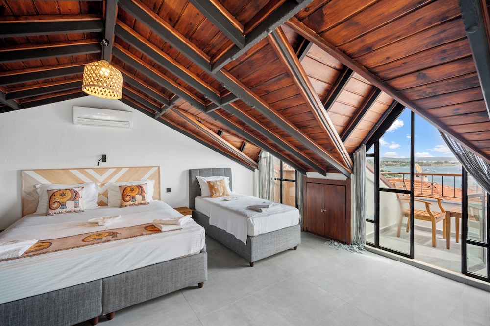 the green goose hotel