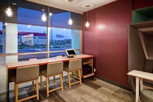 Tru By Hilton Fort Wayne, In,Fort Wayne>>Auburn,3 star