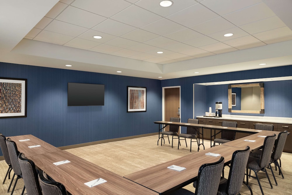 hampton inn and suites overland park south