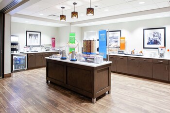 hampton inn and suites overland park south